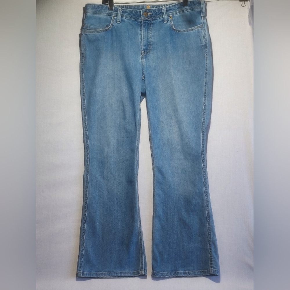 Carhartt women's denim blue jeans size 14 short, original fit bootcut lightwash